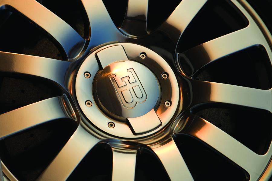  Bugatti Veyron 16.4 Centenaire 2009 года  (фото 55 из 130)